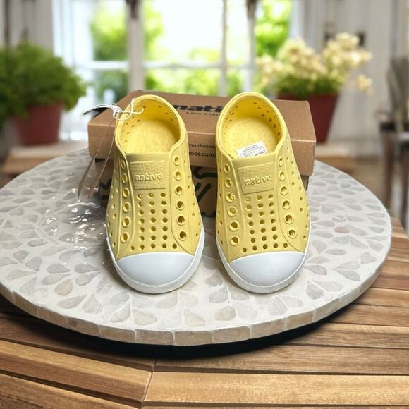 Native Toddler Jefferson EVA Slip-On Water Shoes Sneakers “Gone Bananas” Size 6 - Picture 2 of 12